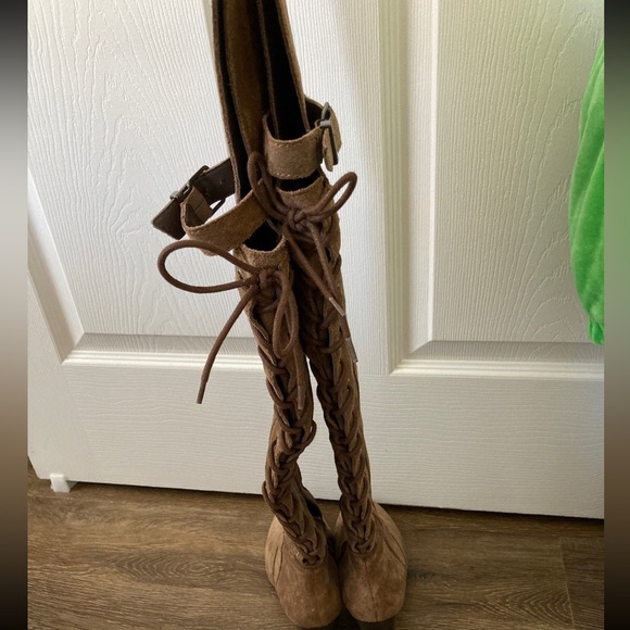 Knee high Sam Edelman boots- 🎁GIFT WITH EVERY PURCHASE - Picture 2 of 5